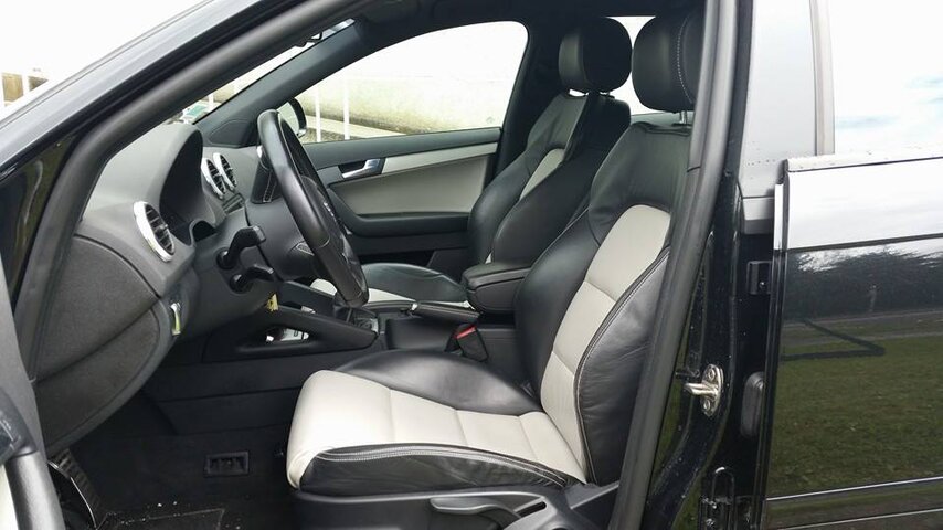 audi 8.jpg