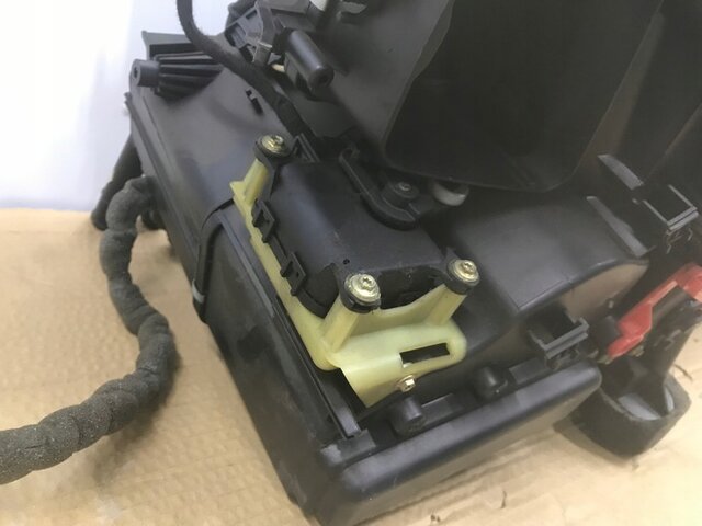 SERVOMOTEUR V 85.jpg