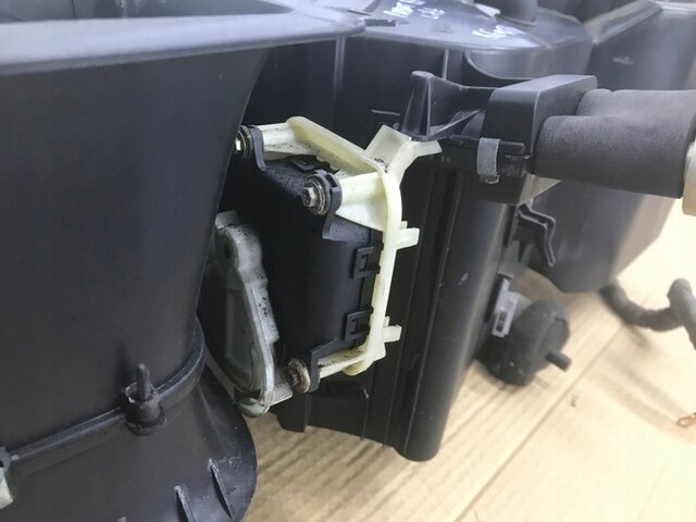 SERVOMOTEUR  V71.jpg