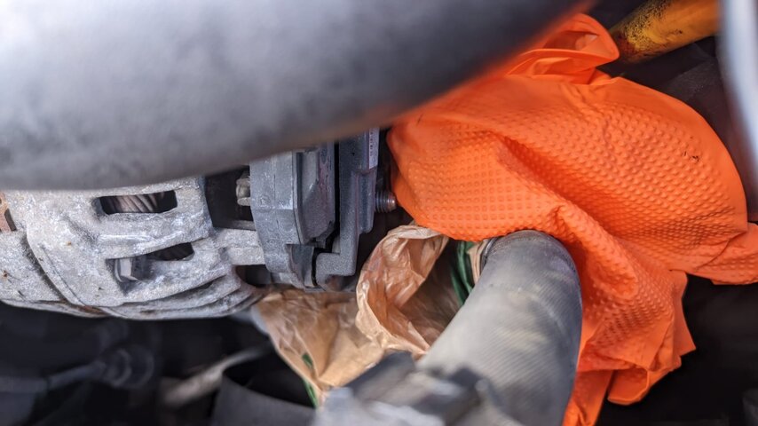 vis alternateur.jpeg