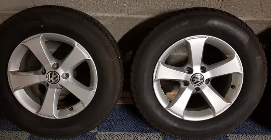 Pneus hiver+Jantes (200€ les 4).jpg