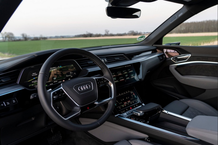 Audi Q.png Audi Q.png