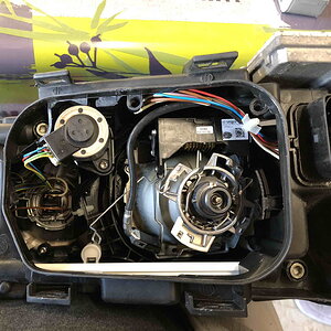 Changement ampoule à decharge..