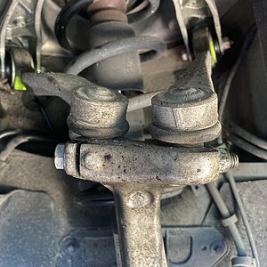 changement bras de suspension avant 2